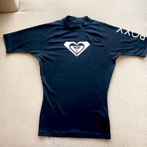 Roxy Rashguard. size S. Nice condition 🌊☀️